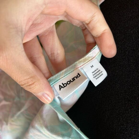 NWT Medium Women's Abound Top Button Tie Front - Picture 7 of 8